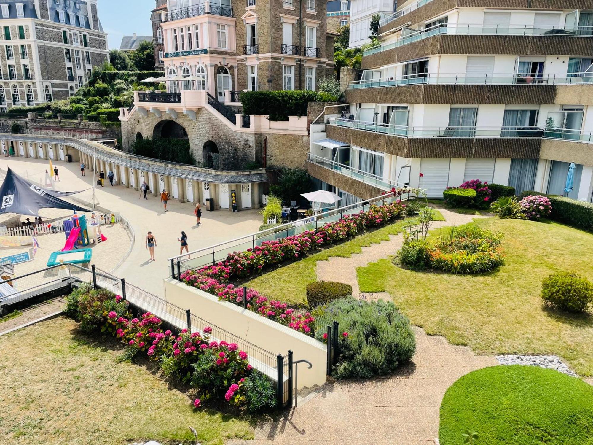 Residence Le Crystal Dinard Plage Exteriör bild